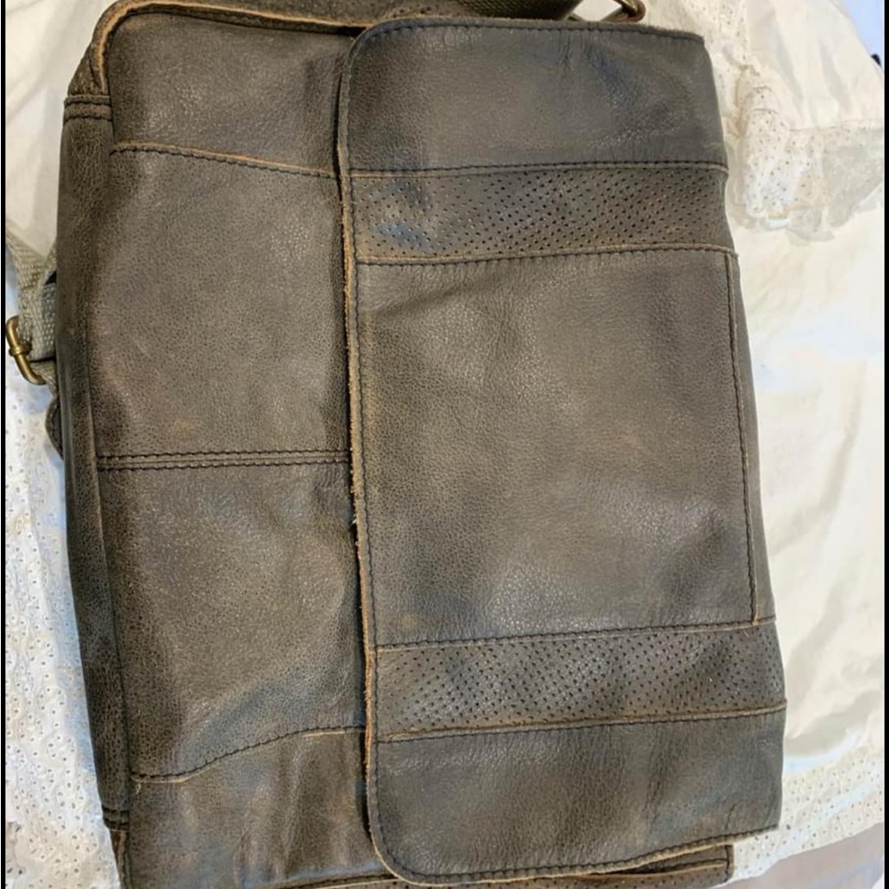 Wilson’s Leather Men's Brown Messenger Bag